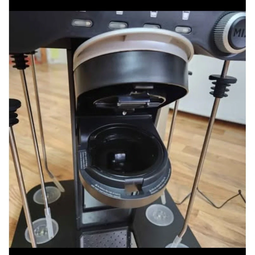 Black & Decker Bev Bartesian Cocktail Maker Machine BEHB101 Pod Drink Maker